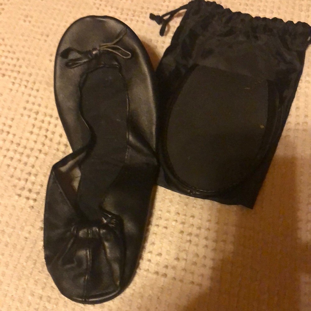 Black folding travel slippers